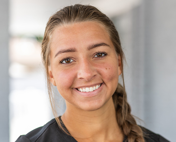 Dental assistant Kaitlyn